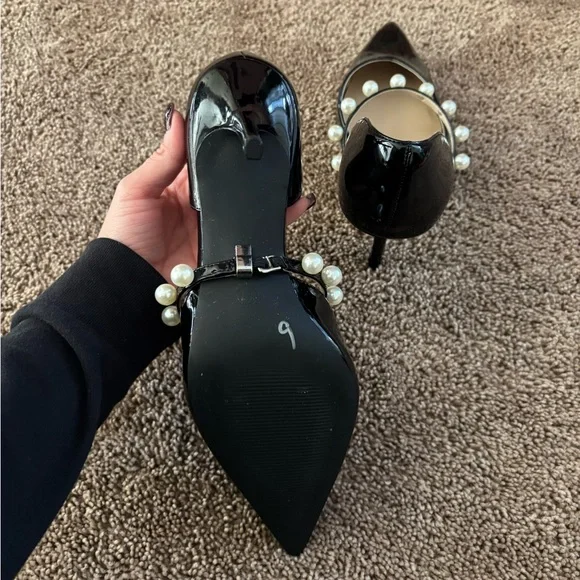 Elegant Black Heels with Pearl Accents - Picture 8 of 8